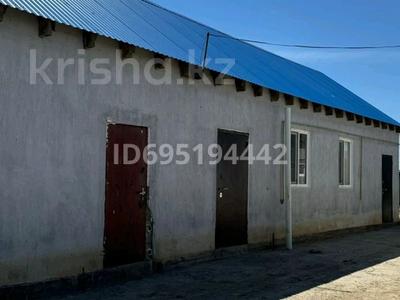 Отдельный дом · 5 комнат · 168 м² · 9 сот., мкр Байтак, 1 улица 9 — Рядом Mix market,садик,школа за 28 млн ₸ в Атырау, мкр	Байтак