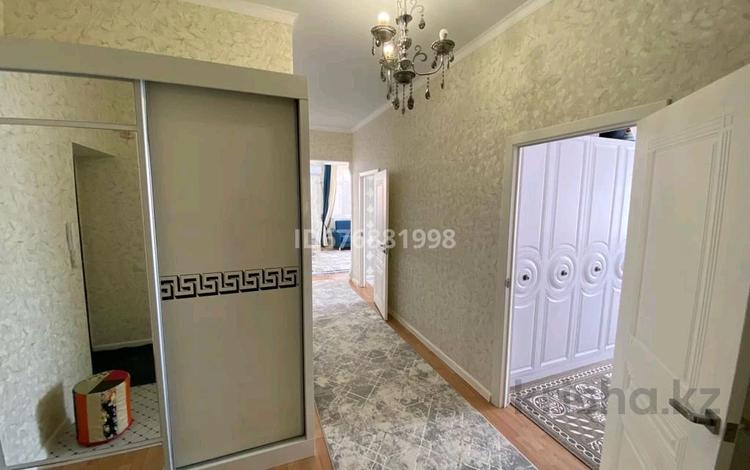 3-комнатная квартира, 80 м², 1/5 этаж, Шукирова 98Г за 26 млн 〒 в  — фото 3