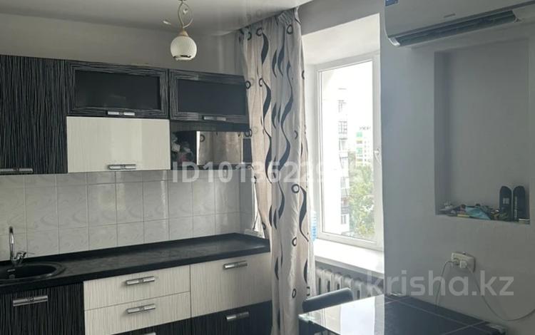 1-комнатная квартира · 35 м² · 7/9 этаж, Торайгырова 28 за 170 000 ₸ в Павлодаре — фото 2