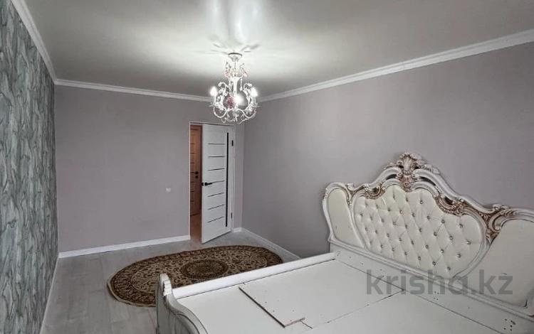 2-комнатная квартира · 67.3 м² · 10/10 этаж, мкр 11, Шайкенова за 18 млн ₸ в Актобе — фото 2