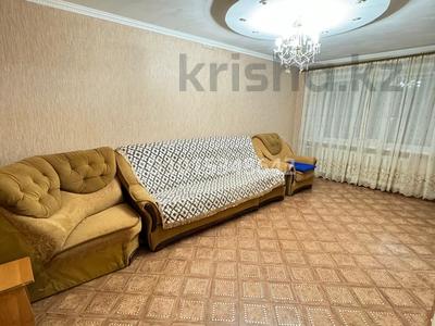 2-комнатная квартира · 44 м² · 1/5 этаж, Майкудук, 15й микрорайон 21 за 10 млн ₸ в Караганде, Алихана Бокейханова р-н