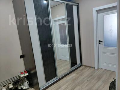 2-бөлмелі пәтер · 40 м² · 9/10 қабат, Кенен Азербаев 37/1, 43/1 — Ракымжан Кошкарбаев, бағасы: 28 млн ₸ в Астане, Сарайшык р-н
