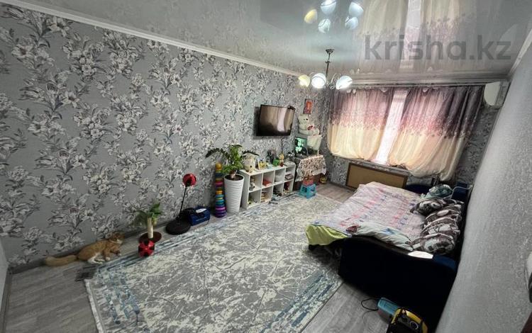 4-комнатная квартира, 87 м², 5/5 этаж, мкр Аксай-5 — рынок Арыстан за 48 млн 〒 в Алматы, Ауэзовский р-н — фото 2