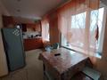 4-комнатная квартира · 64 м² · 3/5 этаж, Пришахтинск, 21й микрорайон 16 за 15 млн ₸ в Караганде, Алихана Бокейханова р-н — фото 4