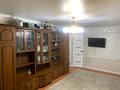 2-бөлмелі пәтер · 45 м² · 2/5 қабат, Абая кунанбаева — Фудмарт, 6той школа, садик, бағасы: 7 млн ₸ в Шахтинске — фото 8