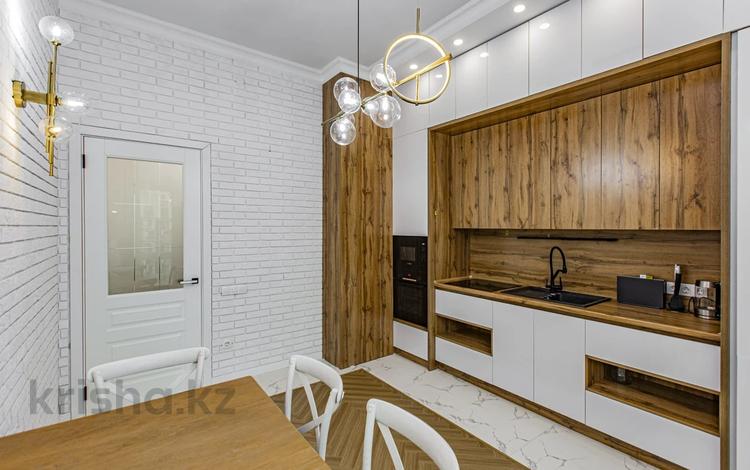 3-бөлмелі пәтер · 105 м² · 7/13 қабат, Розыбакиева 247, бағасы: 600 000 ₸ в Алматы, Бостандыкский р-н — фото 2