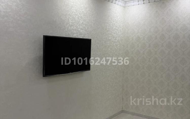 2-комнатная квартира · 70 м² · 2/5 этаж, 19-й мкр 36 за 220 000 ₸ в Актау — фото 2