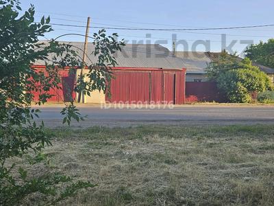 Часть дома · 3 комнаты · 98.6 м² · 7 сот., Ихсанова 92 — Джамбульская, Школа #1 за 15 млн ₸ в Аксае