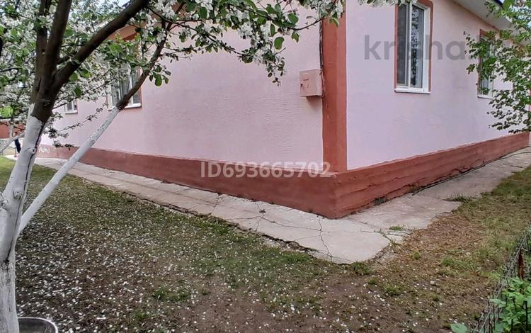 Отдельный дом • 6 комнат • 180 м² • 10 сот., Республика Казахстан 48 за 27 млн 〒 в Батане — фото 2