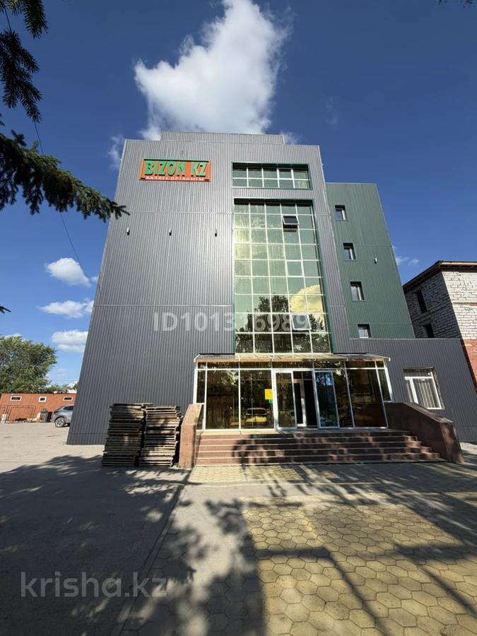Офисы, склады, бани, гостиницы и зоны отдыха · 3200 м²