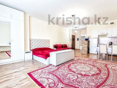 1-бөлмелі пәтер, 45 м², 32 қабат тәулігіне, Достык 5, бағасы: 15 000 〒 в Астане, Есильский р-н