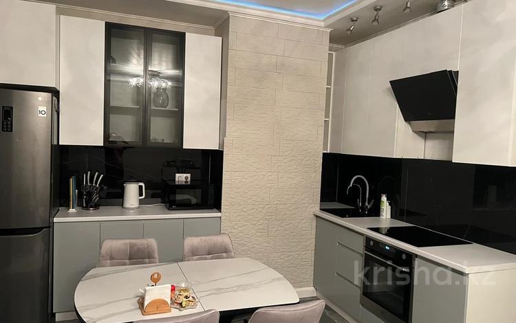 2-бөлмелі пәтер · 54 м² · 18/19 қабат, Брусиловского — Шакарима, бағасы: 37 млн ₸ в Алматы, Алмалинский р-н — фото 33