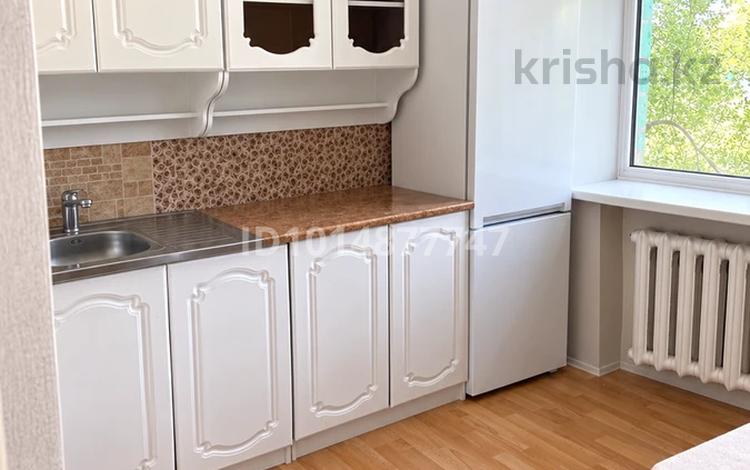 1-комнатная квартира · 30.4 м² · 2/5 этаж, Майкудук, 16й микрорайон 37 за 8.5 млн ₸ в Караганде, Алихана Бокейханова р-н — фото 2