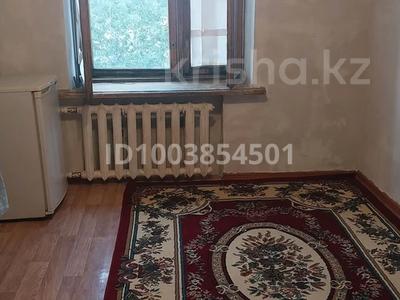1-комнатная квартира · 12.4 м² · 5/5 этаж, Конаева — Сзади рынка Шыгыс и Автовокзал за 2 млн 〒 в Актобе, мкр. Курмыш