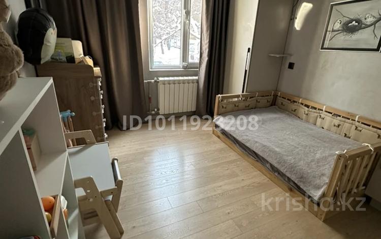 2-бөлмелі пәтер · 43 м² · 2/5 қабат, мкр Орбита-3 49, бағасы: 38 млн ₸ в Алматы, Бостандыкский р-н — фото 2