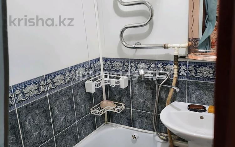 3-комнатная квартира · 64 м² · 1/5 этаж, Абая 60 — 21 школа за 100 000 ₸ в Уральске, мкр Школьник — фото 2