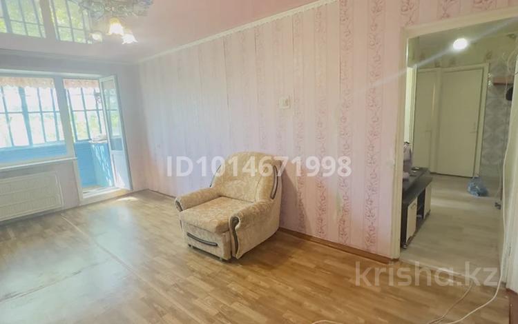 2-бөлмелі пәтер · 44.2 м² · 2/5 қабат, 7 микрорайон — Рядом казахская школа номер 8, русская школа номер 27. Еще рядом есть 2 детских садика, по близости есть продуктовые магазины, торговые центры и другие магазины., бағасы: 9.6 млн ₸ в Темиртау — фото 2