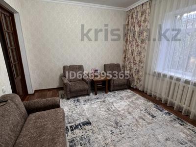 Продажа квартир в Туркестанской обл.: 4-комнатная квартира, 100 м², 1/2 этаж, Абылай хана — Кафе Сказка за 16 млн 〒 4-комнатная квартира, 100 м², 1/2 этаж, Абылай хана — Кафе Сказка за 16 млн 〒 в Кентау