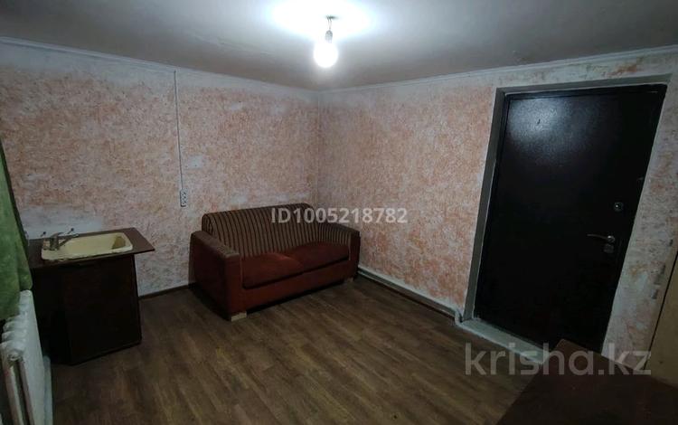 1 бөлме · 12 м² · 1 қабат, мкр Карасу Мичурина, бағасы: 5 000 ₸ в Алматы, Алатауский р-н — фото 2