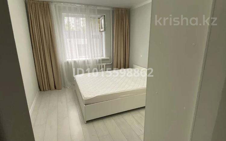 2-комнатная квартира · 56 м² · 3/5 этаж, мкр Строитель 39 за 230 000 ₸ в Уральске — фото 2