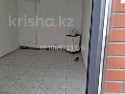 Свободное назначение, офисы, магазины и бутики, склады, салоны красоты, медцентры и аптеки, образование, развлечения, конференц-залы, кабинеты и рабочие места · 17 м² за 100 000 〒 в Алматы