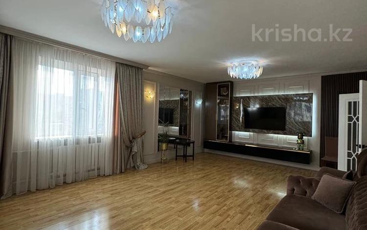 3-комнатная квартира, 104 м², 7/9 этаж, Сейфуллина 9