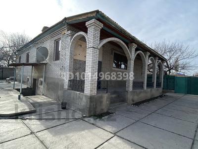 Жеке үй · 6 бөлме · 250 м² · 14 жүзд., Жалпақтөбе ш/а., Жибек жолы 121, бағасы: 75 млн ₸ в Таразе, мкр Жалпак-Тобе