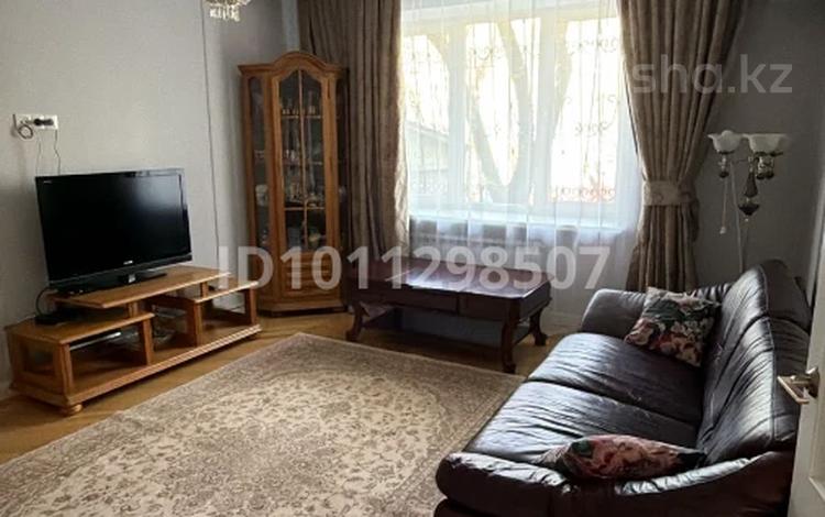 3-бөлмелі пәтер · 78 м² · 1/5 қабат, Тулебаева 174 — Шевченко, бағасы: 35 000 ₸ в Алматы, Медеуский р-н — фото 2