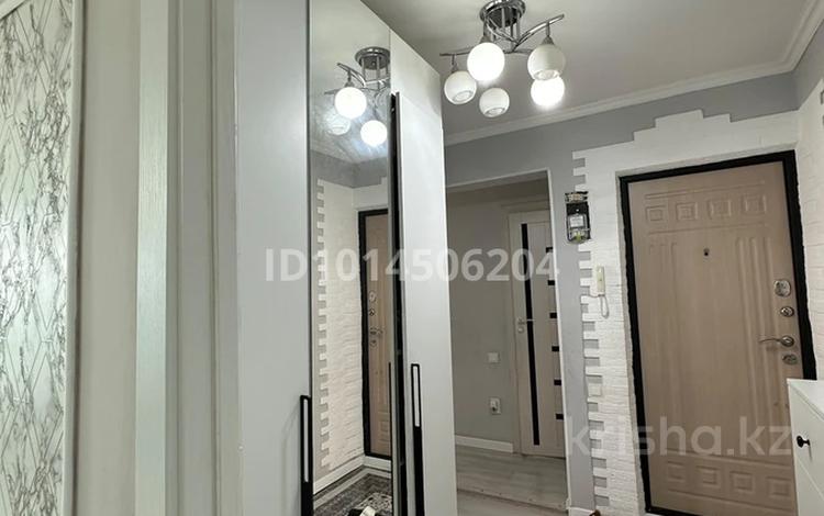 3-комнатная квартира · 64 м² · 4/5 этаж, 5 8 за 18 млн ₸ в Атырау, мкр Привокзальный-5 — фото 2