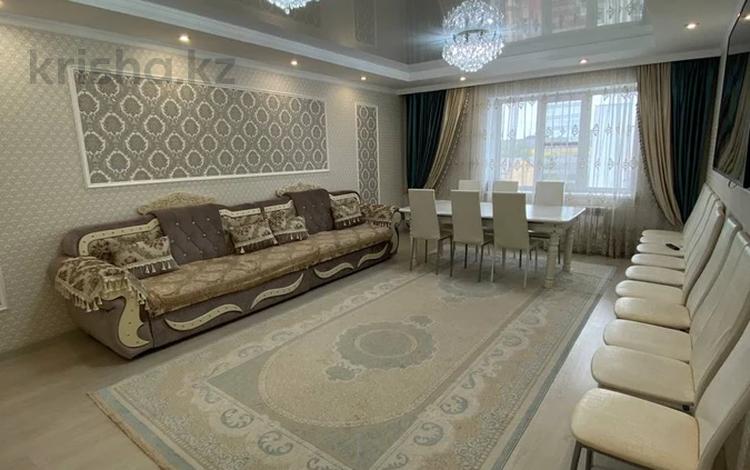 3-комнатная квартира · 121.5 м² · 8/9 этаж, Скоробогатый 65/1 за 65 млн ₸ в Уральске, мкр Школьник — фото 2