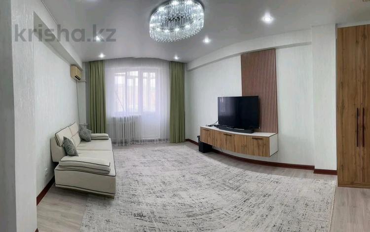3-комнатная квартира · 120 м² · 2/9 этаж, мкр Центральный, Студенческая 190Б за 350 000 〒 в Атырау — фото 2