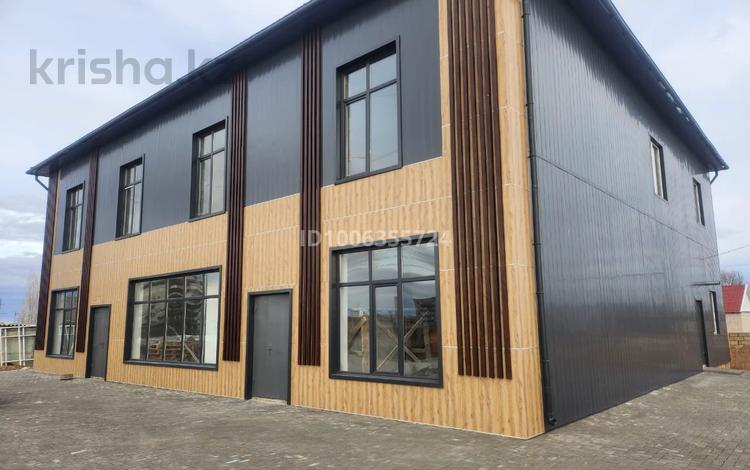 Свободное назначение, офисы, магазины и бутики, склады, общепит, салоны красоты, фитнес и спорт, медцентры и аптеки, образование, развлечения, конференц-залы, кабинеты и рабочие места, студии · 697 м² за 720 000 〒 в Актобе, жилой массив Жанаконыс — фото 9