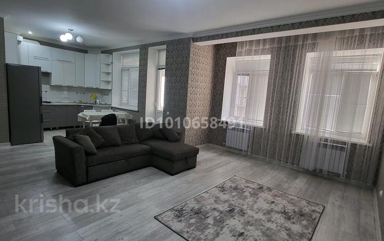 1-комнатная квартира · 54 м² · 2/7 этаж, мкр Нурсая, Акжарма за 200 000 ₸ в Атырау — фото 2