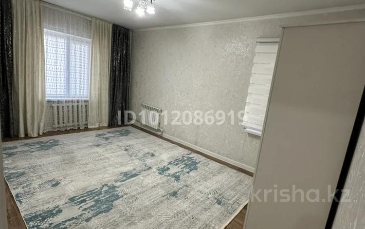 1-комнатная квартира · 40 м² · 1/5 этаж, мкр Верхний Отырар 46 — вдоль дороги напротив МВД школы за 18.5 млн ₸ в Шымкенте, Туран р-н — фото 2