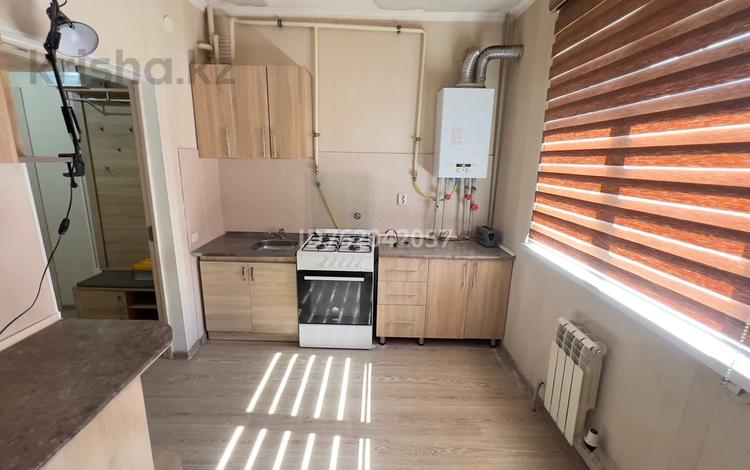 1-бөлмелі пәтер · 40 м² · 1/3 қабат, Акжаиык 3, бағасы: 20.7 млн ₸ в Шымкенте, Туран р-н — фото 2