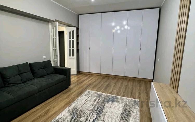 1-комнатная квартира, 40 м², 3 этаж помесячно, Толе би