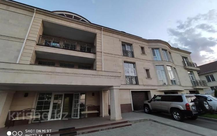 4-комнатная квартира, 245 м², 2/3 этаж, Достык за 210 млн 〒 в Алматы, Медеуский р-н — фото 2