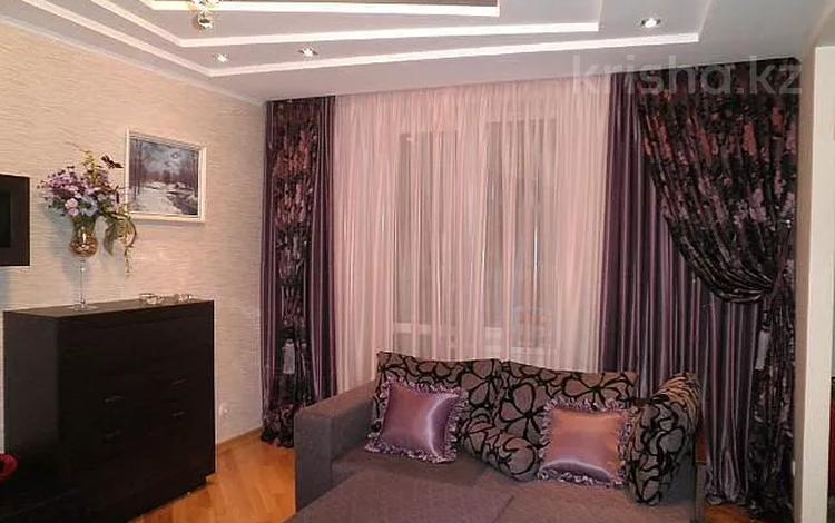 1-комнатная квартира, 32 м², 2/5 этаж посуточно, Бухар жырау 72 — Н.Абдирова за 10 000 〒 в Караганде — фото 2