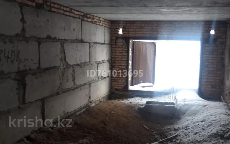 Отдельный дом · 4 комнаты · 900 м² · 10 сот., мкр Кунгей 48 за 18 млн ₸ в Караганде, Казыбек би р-н — фото 2