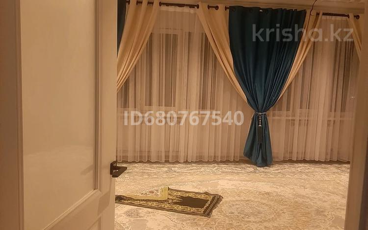 4-комнатная квартира · 115 м² · 1/3 этаж, мкр Кокмайса (Дорожник), Мкр Дорожник за 400 000 ₸ в Алматы, Жетысуский р-н — фото 2