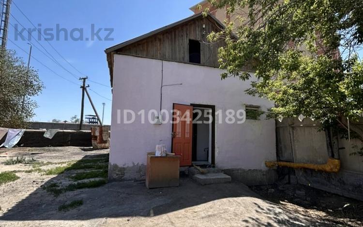 Отдельный дом · 2 комнаты · 60 м² · 4 сот., Бегім-ана 8в — Возле ЖД вокзала за 15 млн ₸ в  — фото 16