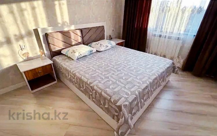 2-комнатная квартира · 70 м² · 1/11 этаж, 16-й мкр 44 — МОРЕ,АКВАПАРК,ТРК АКТАУ,ЦЕНТР ГОРОДА за 12 000 ₸ в Актау — фото 2