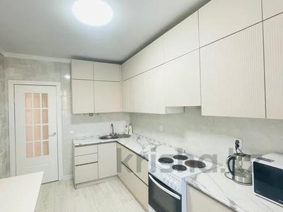 3-бөлмелі пәтер, 80 м², 3/9 қабат, Жумекен Нажимеденов 17, бағасы: 32 млн 〒 в Астане, Алматы р-н