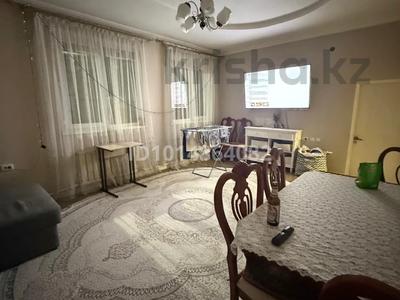 Отдельный дом · 4 комнаты · 100 м² · 4.5 сот., мкр Тау Самал, Кожабергенова за 40 млн ₸ в Алматы, Медеуский р-н