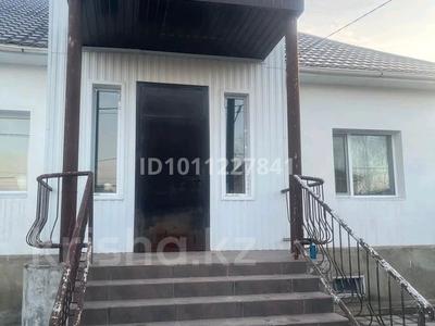 Отдельный дом · 6 комнат · 420 м² · 10 сот., 4-й микрорайон, 4 микрорайон 16 за 120 млн 〒 в Костанае