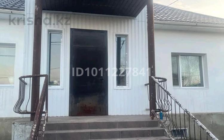 Отдельный дом · 6 комнат · 420 м² · 10 сот., 4-й микрорайон, 4 микрорайон 16 за 120 млн ₸ в Костанае — фото 2