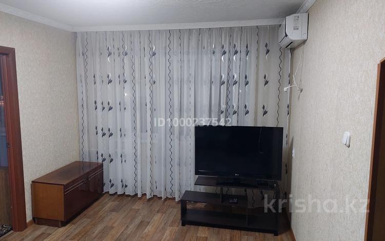 2-комнатная квартира · 44 м² · 4/4 этаж, Пр. мира 19 — Площадь первостроителей за 12 млн 〒 в Жезказгане — фото 2