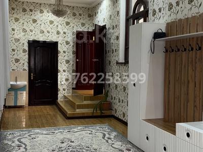 Дом · 10 комнат · 850 м², Аккозиева 44 — За ТРЦ Март за 150 000 〒 в Таразе