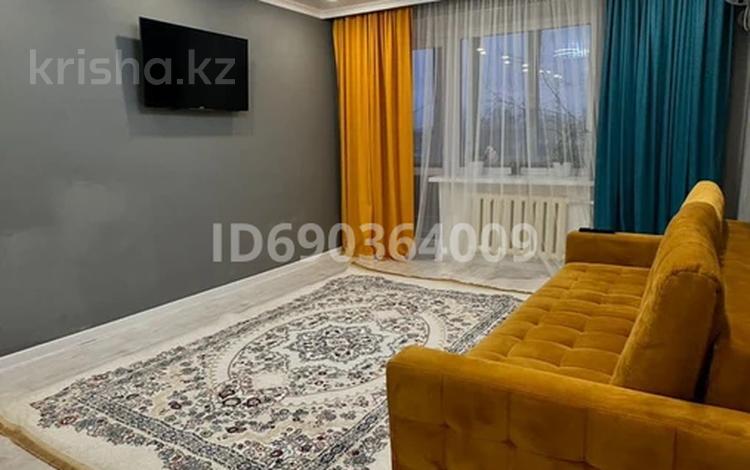 1-комнатная квартира · 51 м² · 5/9 этаж, Абая 108 — Универмаг за 15 000 ₸ в Уральске — фото 2