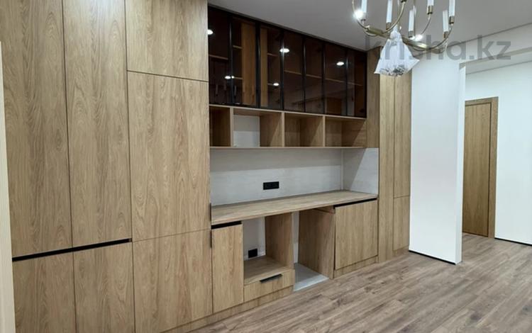 2-бөлмелі пәтер · 70 м² · 4/6 қабат, Халиулина 140/10, бағасы: 55.5 млн ₸ в Алматы, Медеуский р-н — фото 2
